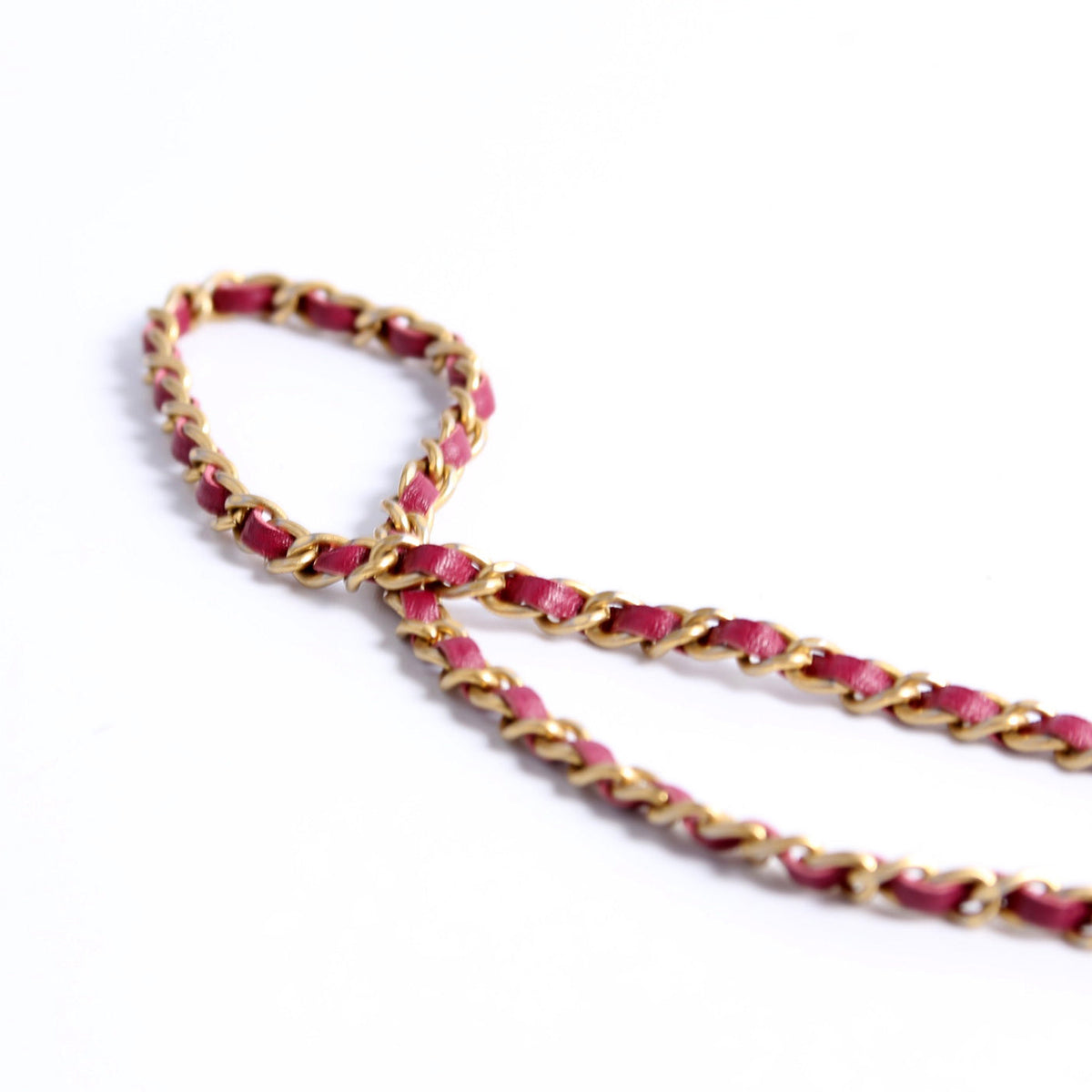 Camellia Embossed Velvet Jewel Belt Card Holder With Chain Mauve