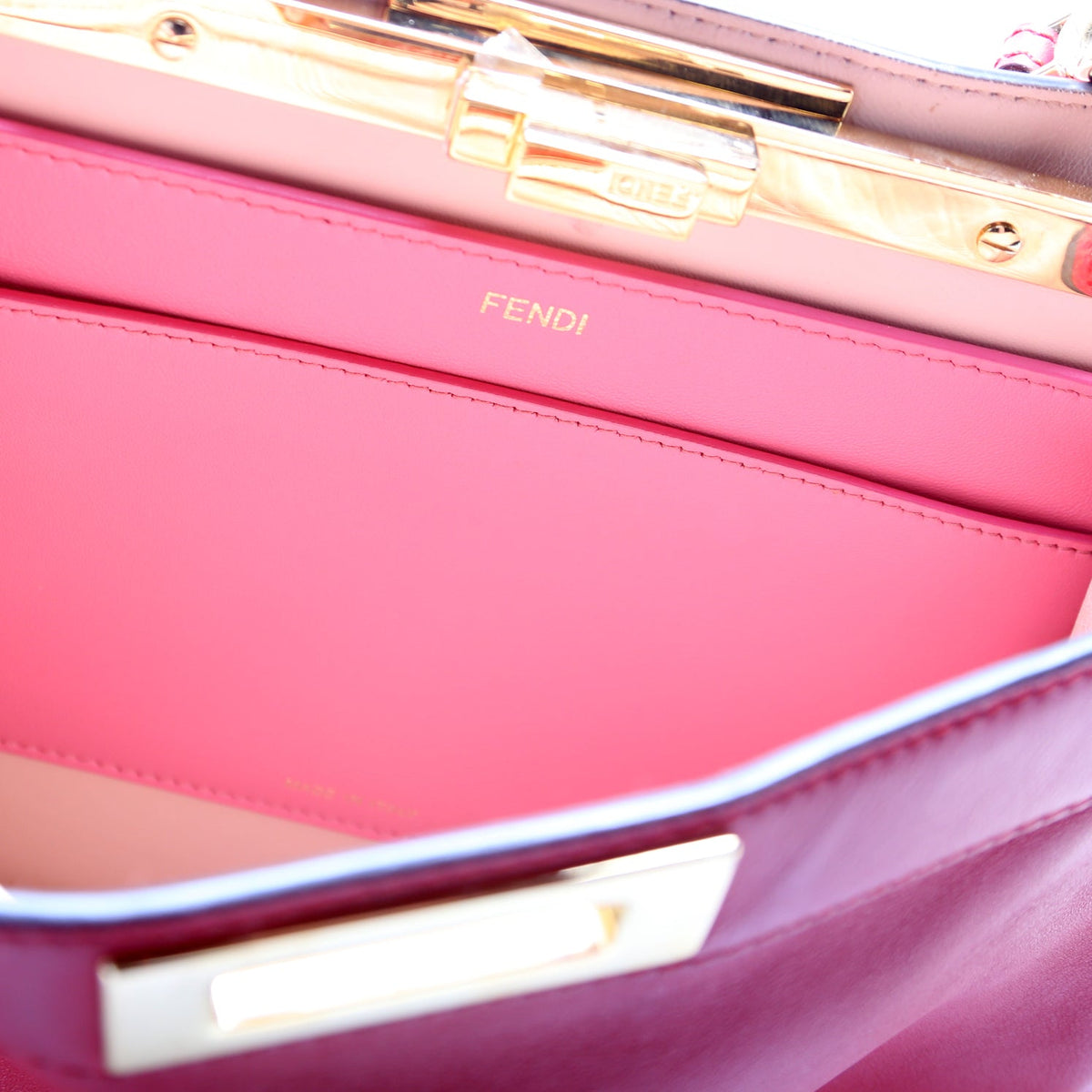 Peekaboo Iseeu Medium Vitello Leather Red
