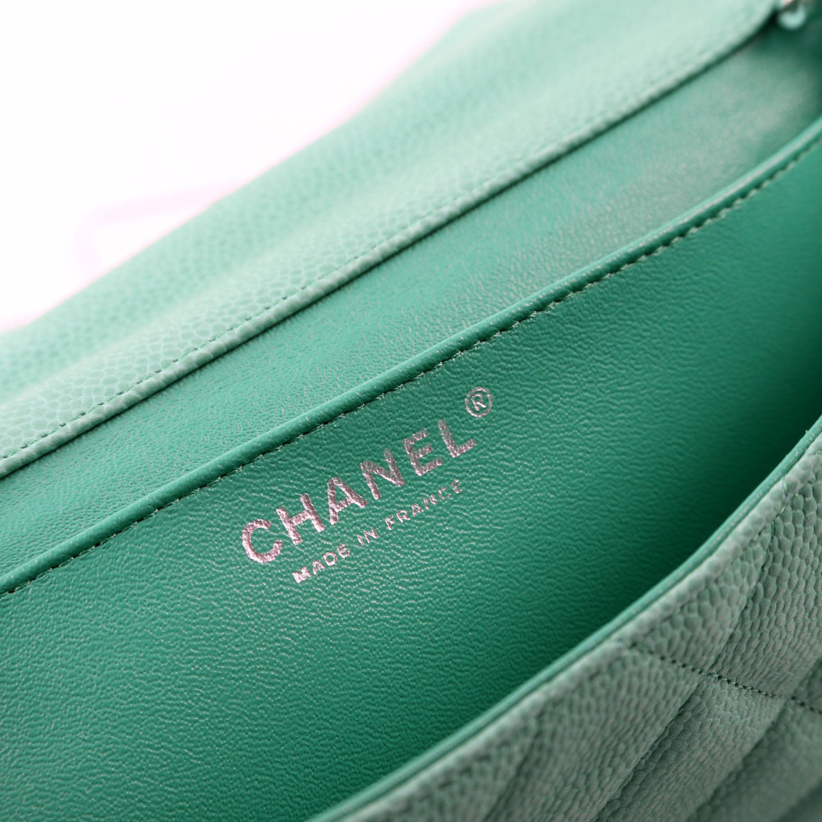 Classic Flap Clutch W/Chain Caviar 17M