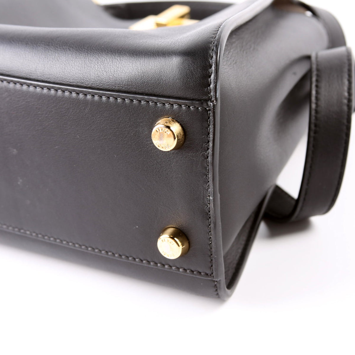 8BN302 Peekaboo Essentially Medium Calfskin Black