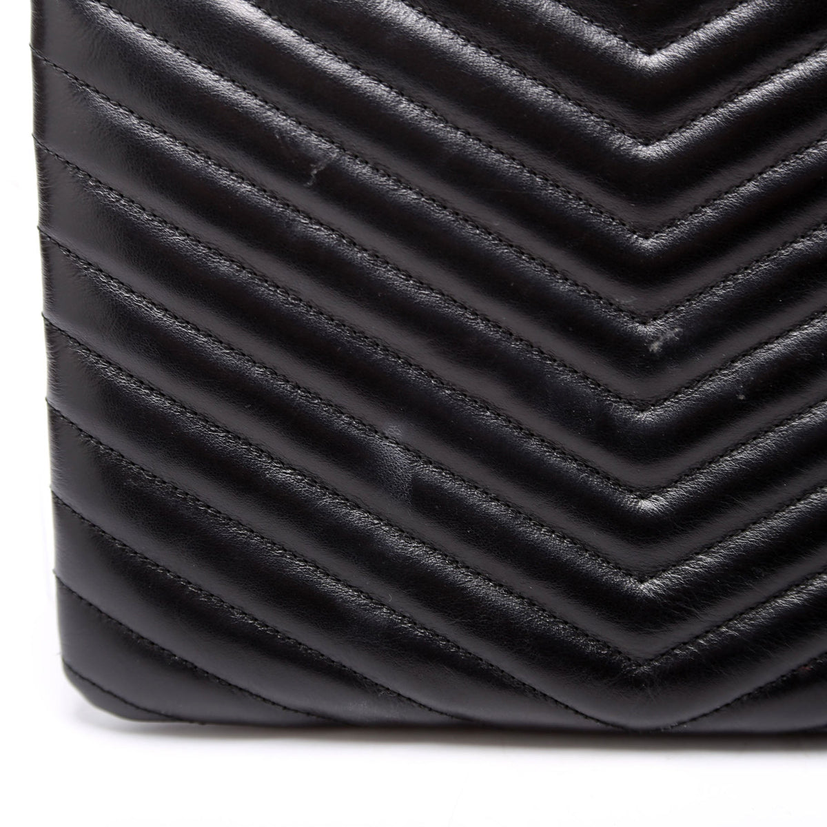 379039 A5 Matelasse Pouch Black
