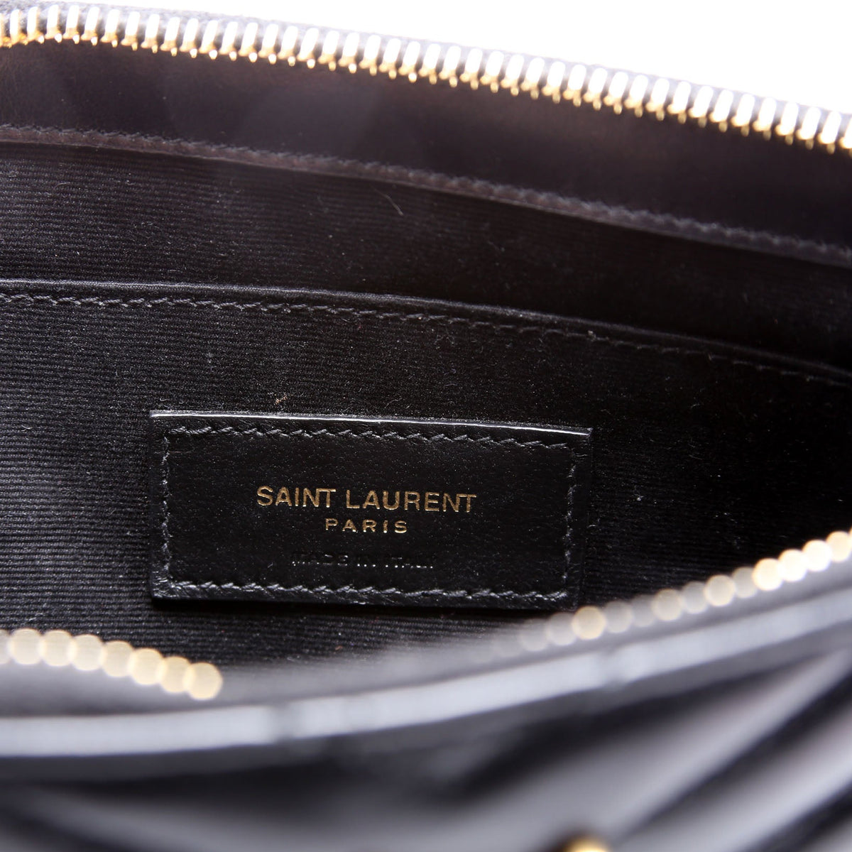 379039 A5 Matelasse Pouch Black