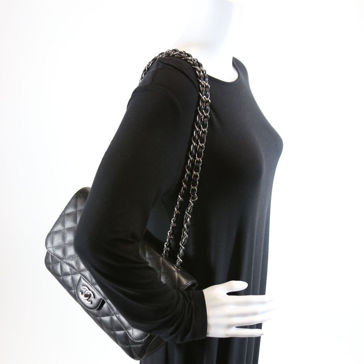 Classic Flap Jumbo Caviar 10-13M Black