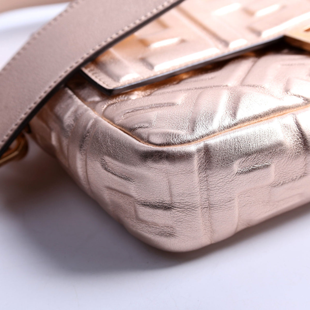 8BR600 Baguette FF Embossed Metallic Nappa Rose Gold