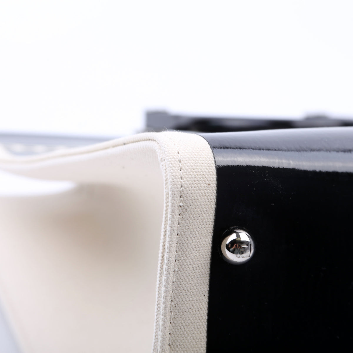 Sunshine Shopper Medium Patent Vinyl Canvas Black/White