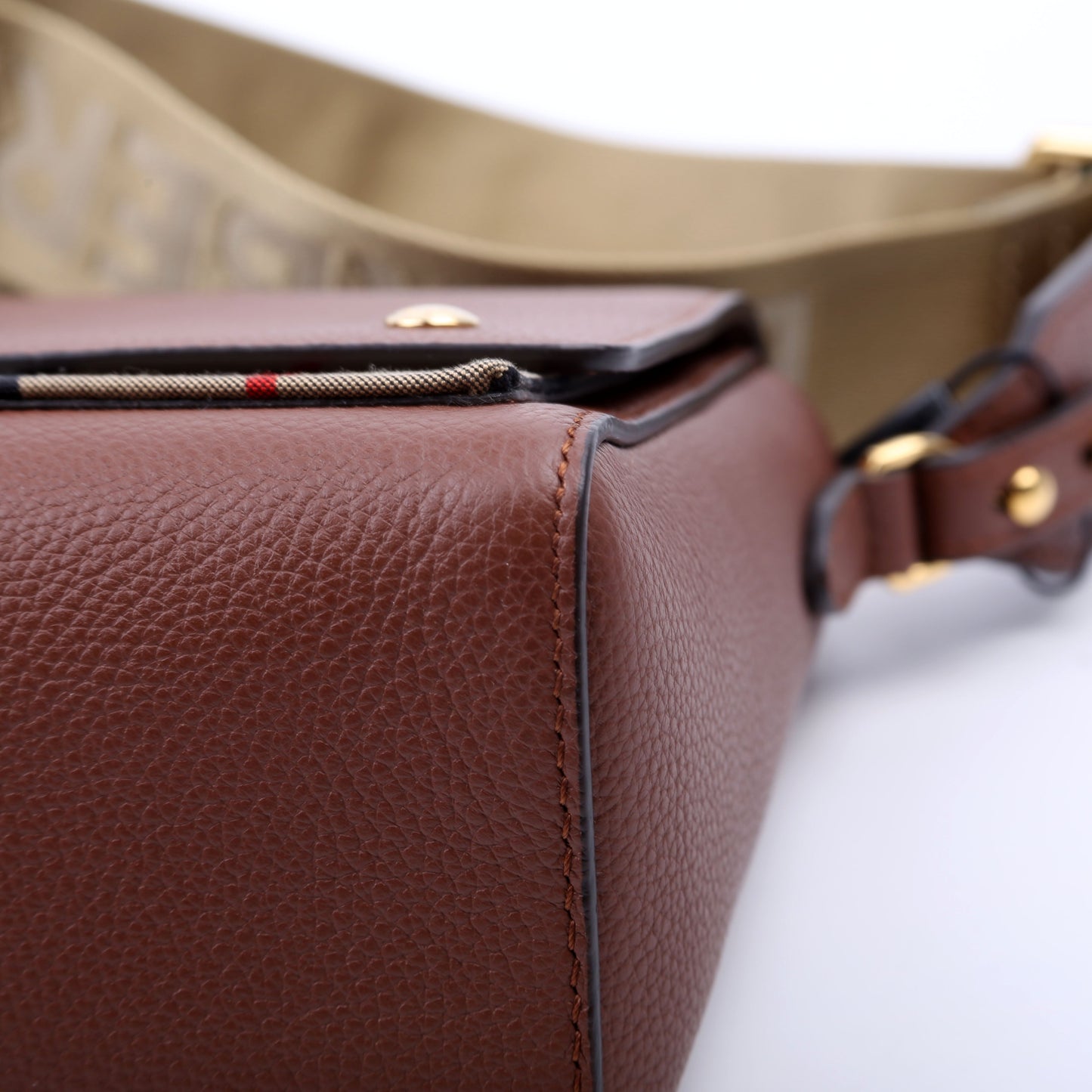 e Crossbody Vintage Check Medium Brown