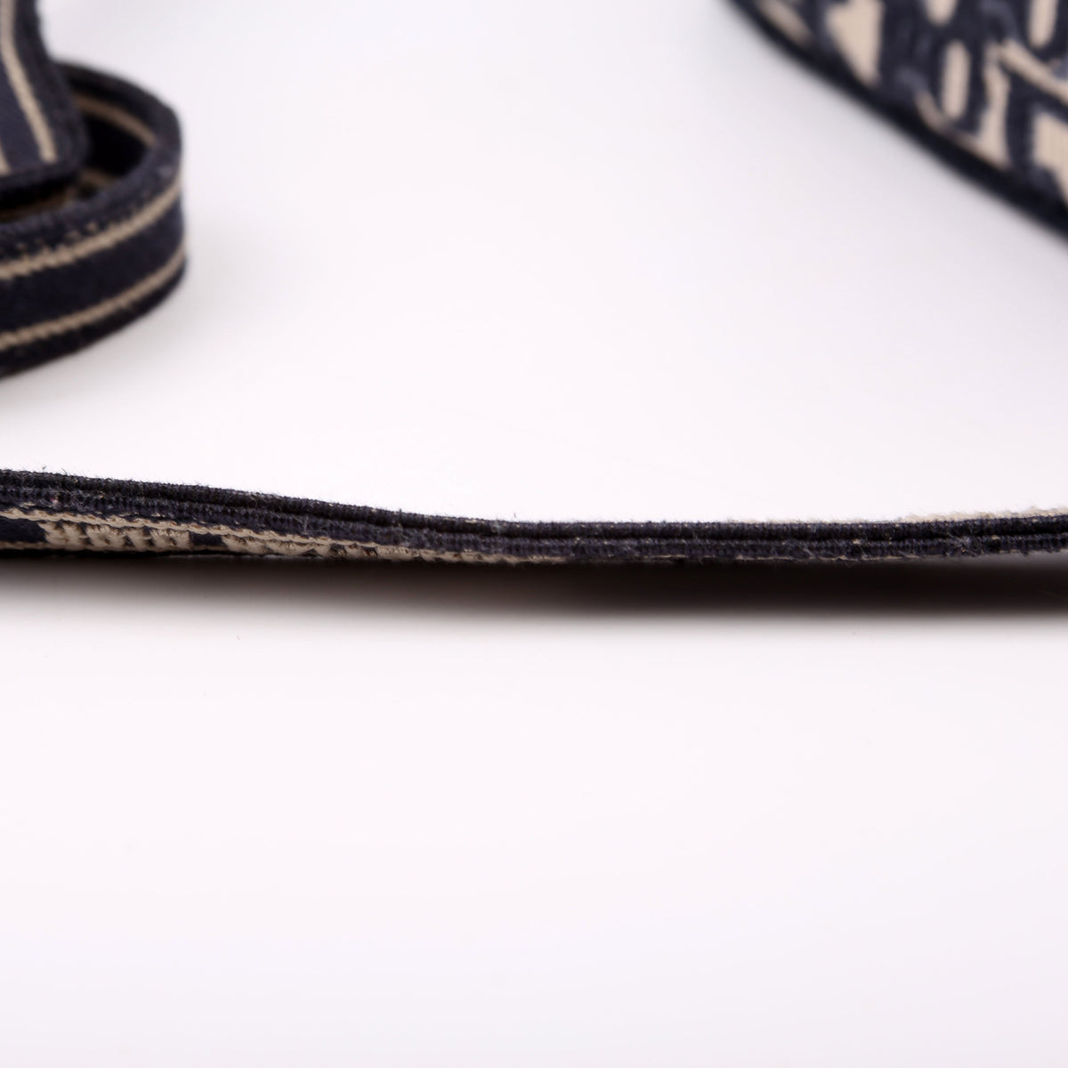 Travel Small Vanity Case Oblique With Strap