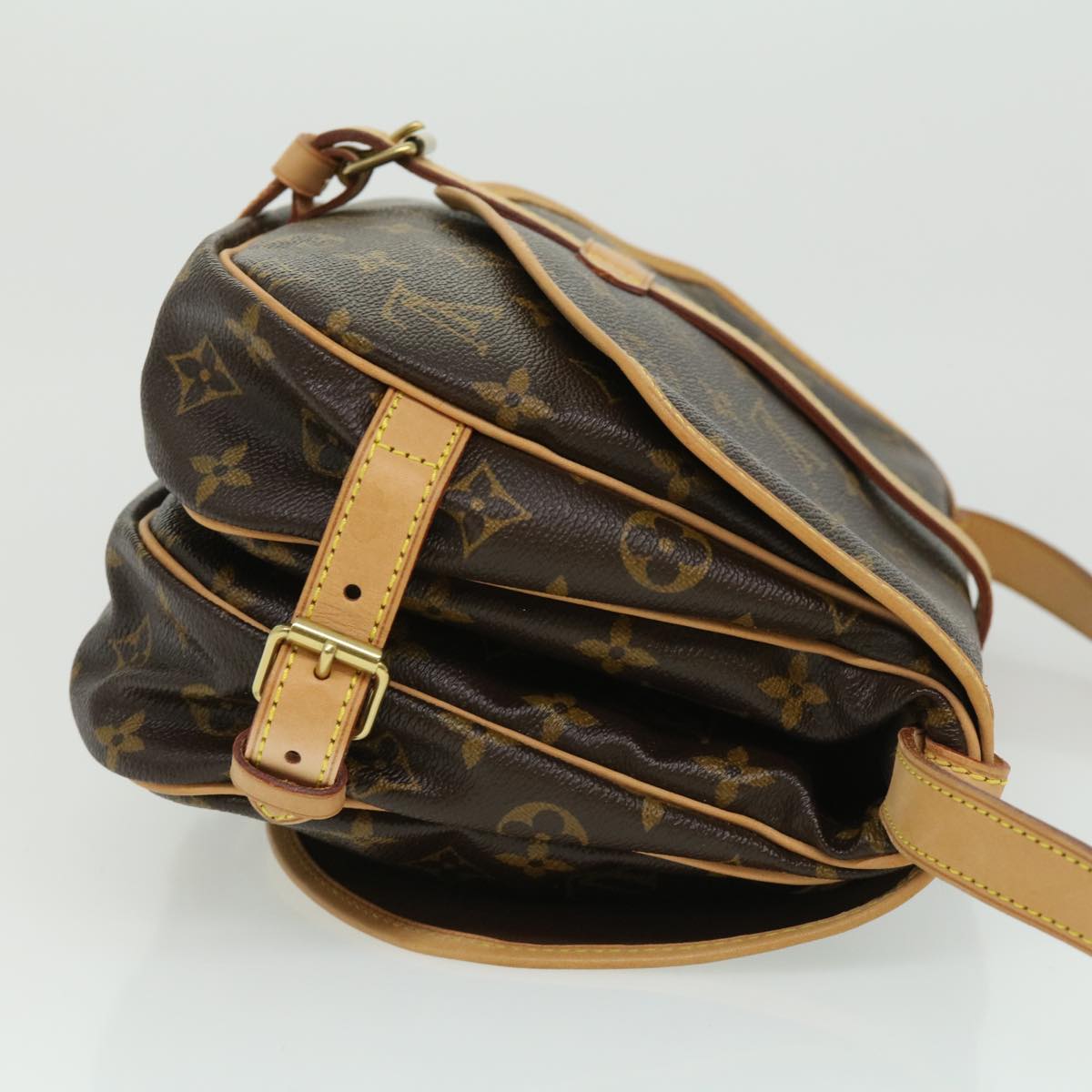 Louis Vuitton Saumur 35 Shoulder Bag