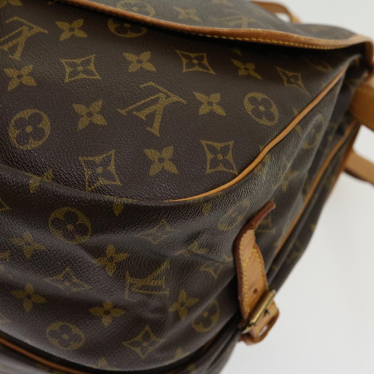 Louis Vuitton Saumur 35 Shoulder Bag