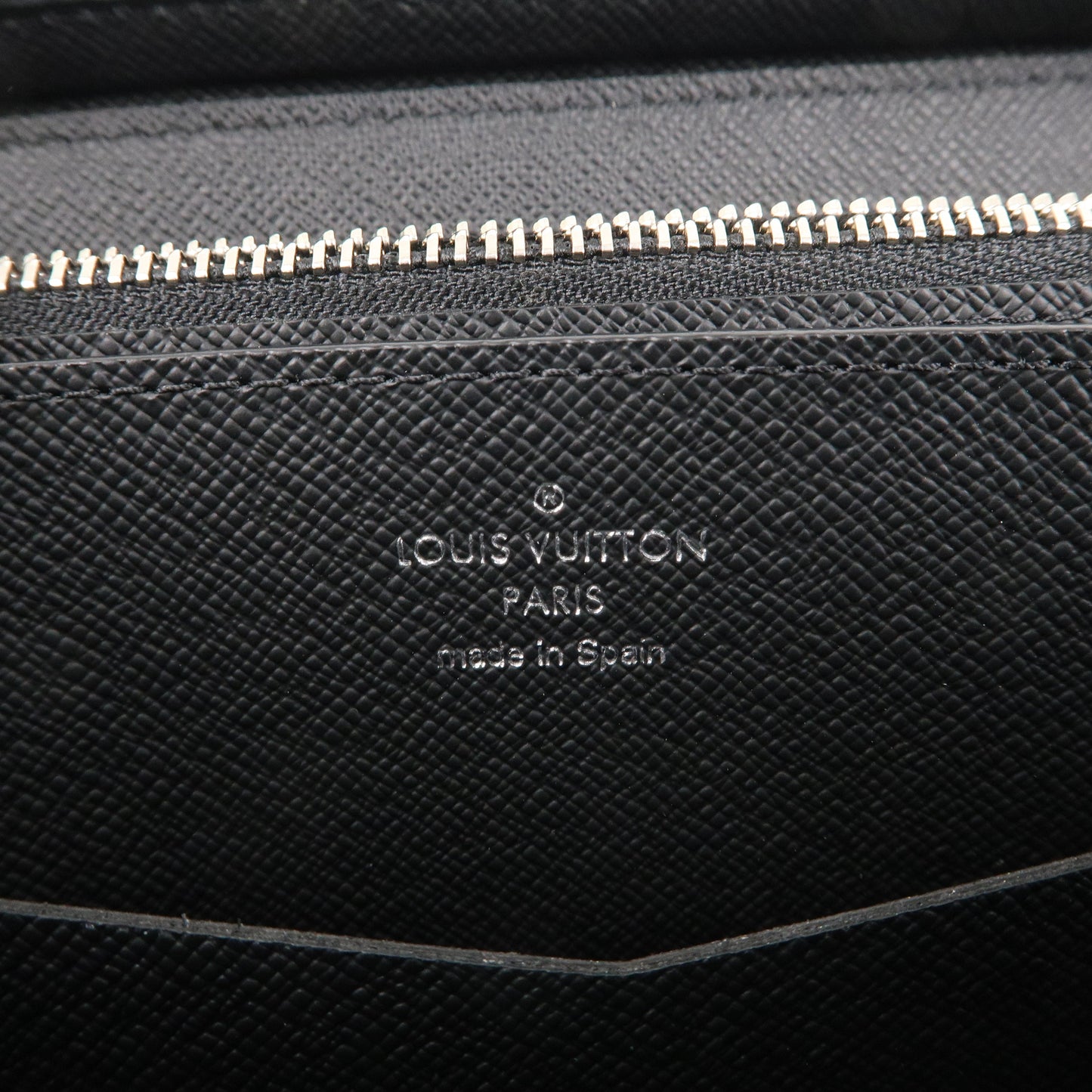 Louis Vuitton Taiga Zippy Wallet XL Organizer Ardoise M44275