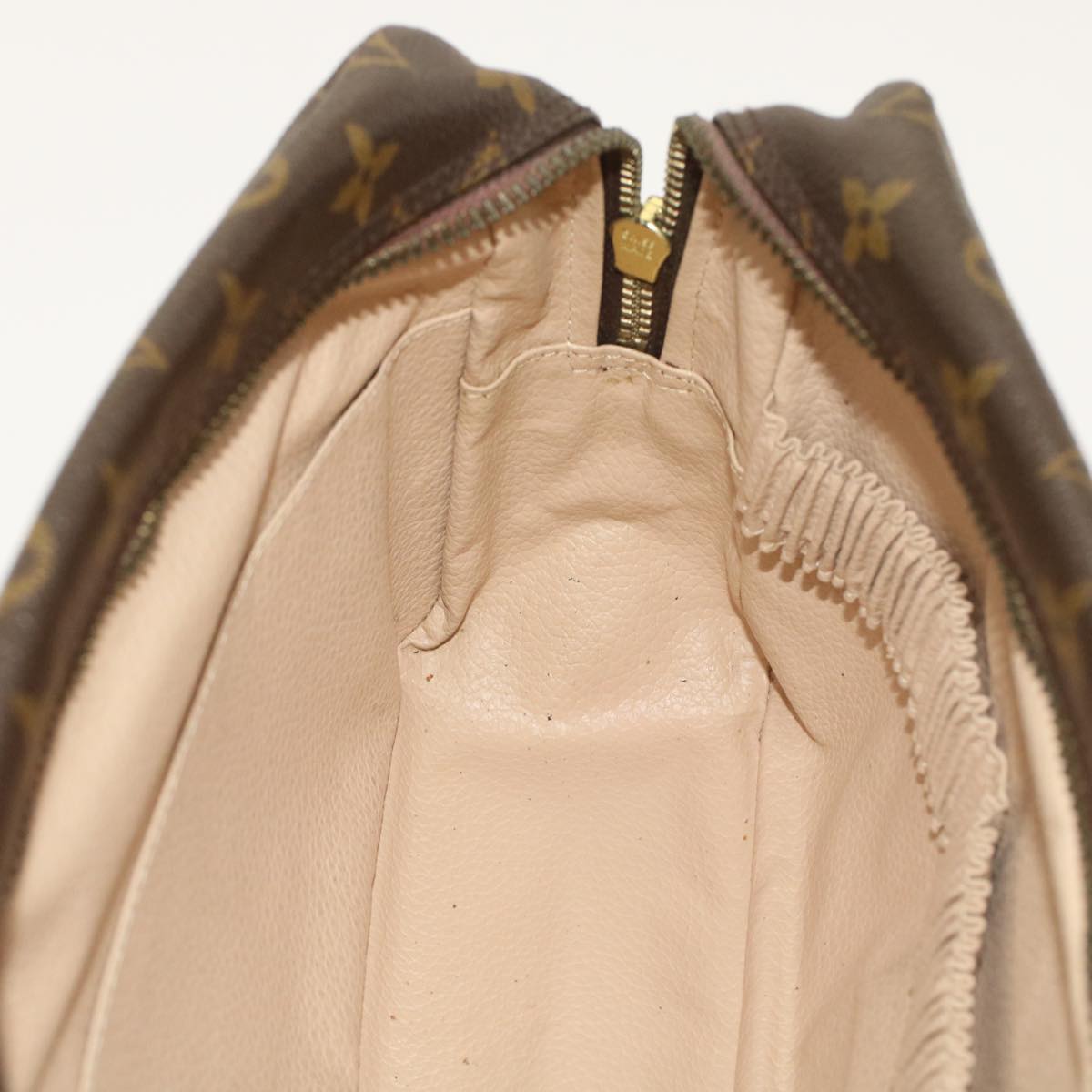 LOUIS VUITTON Trousse de Toilette Clutch Bag