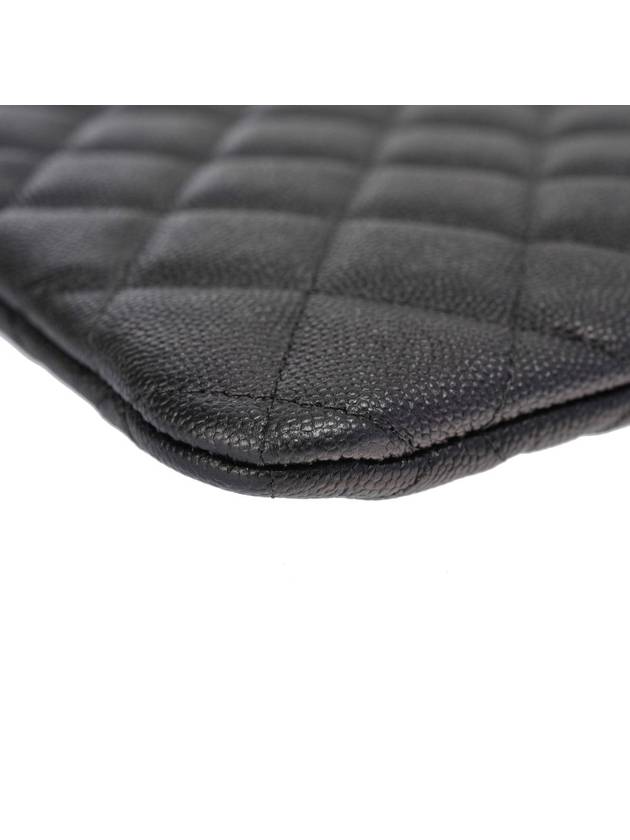 Women s un clutch caviar large Chanel