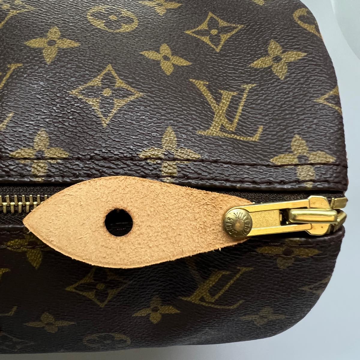 Louis Vuitton Speedy 40 Handbag