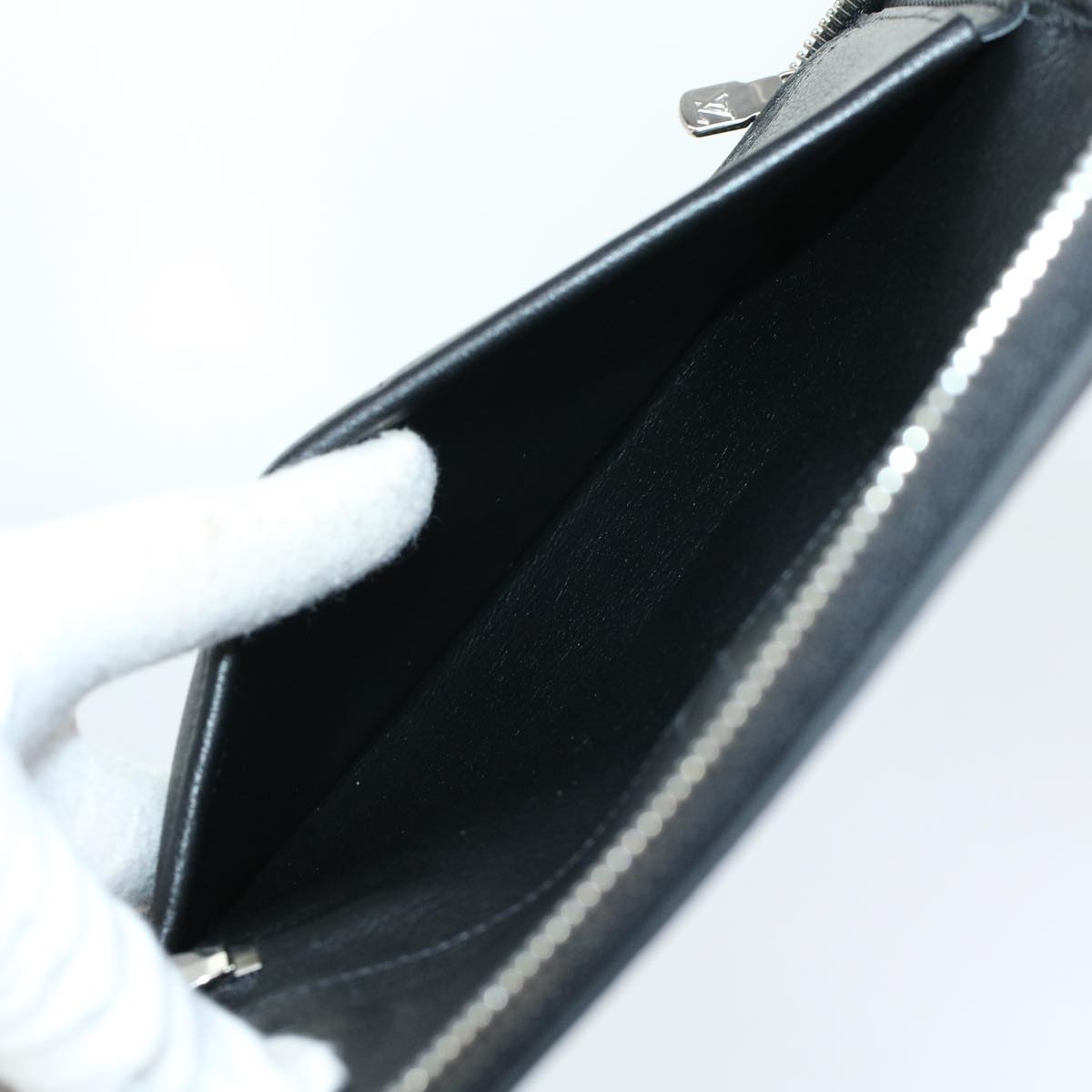 LOUIS VUITTON Zippy Wallet Vertical