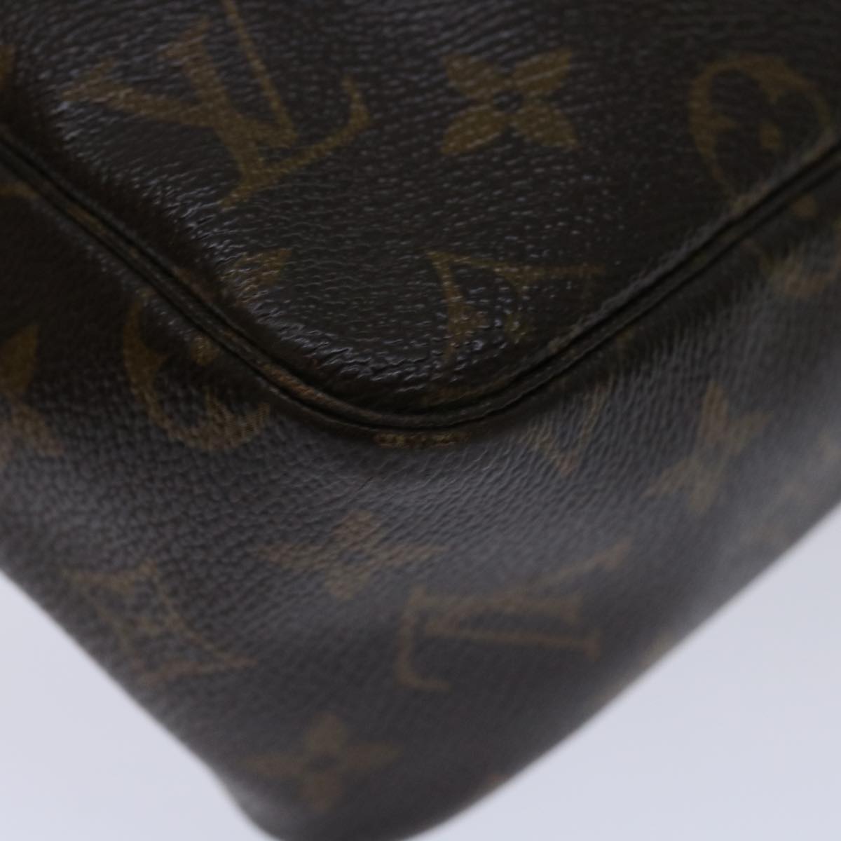 LOUIS VUITTON Trousse de Toilette Clutch Bag