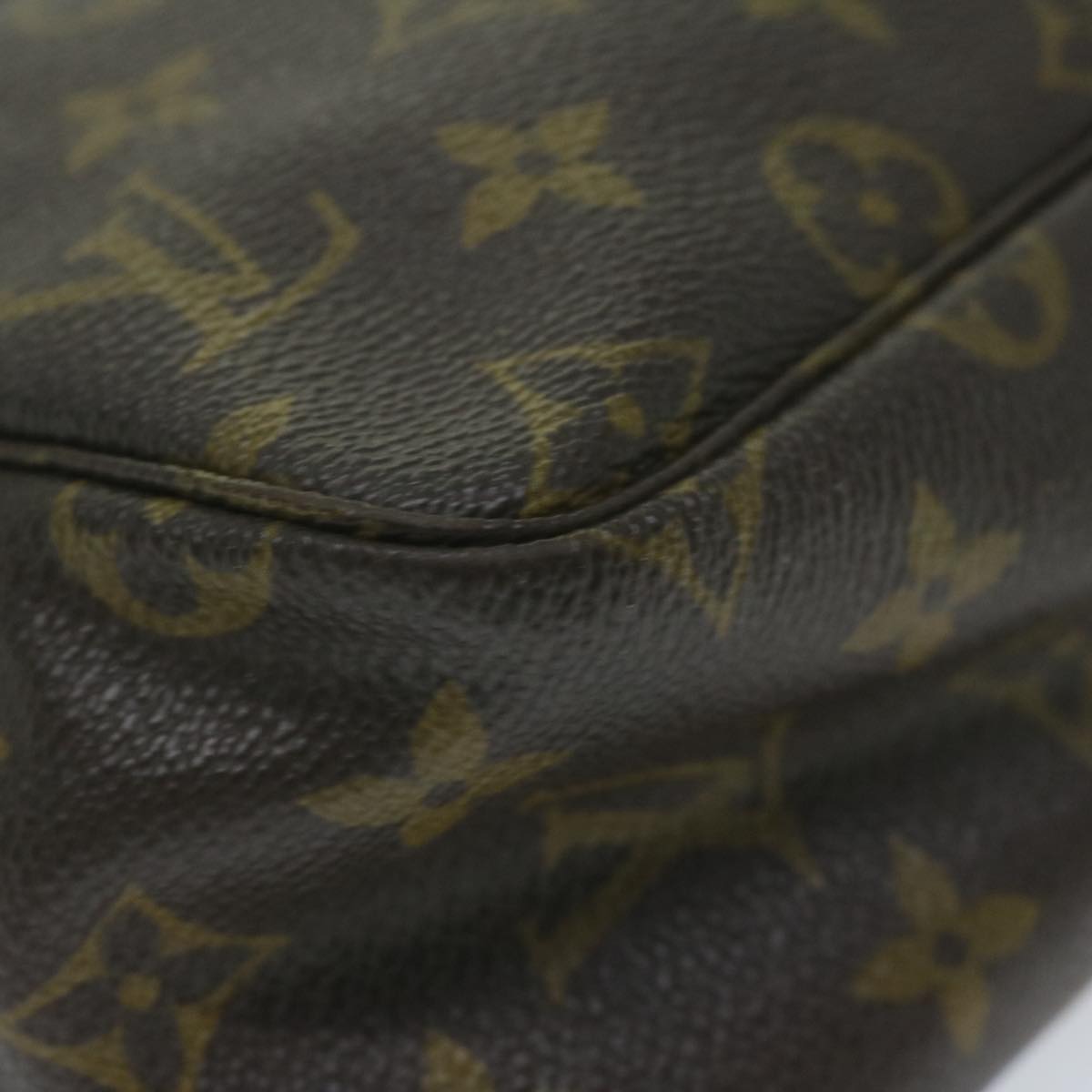 LOUIS VUITTON Trousse de Toilette Clutch Bag