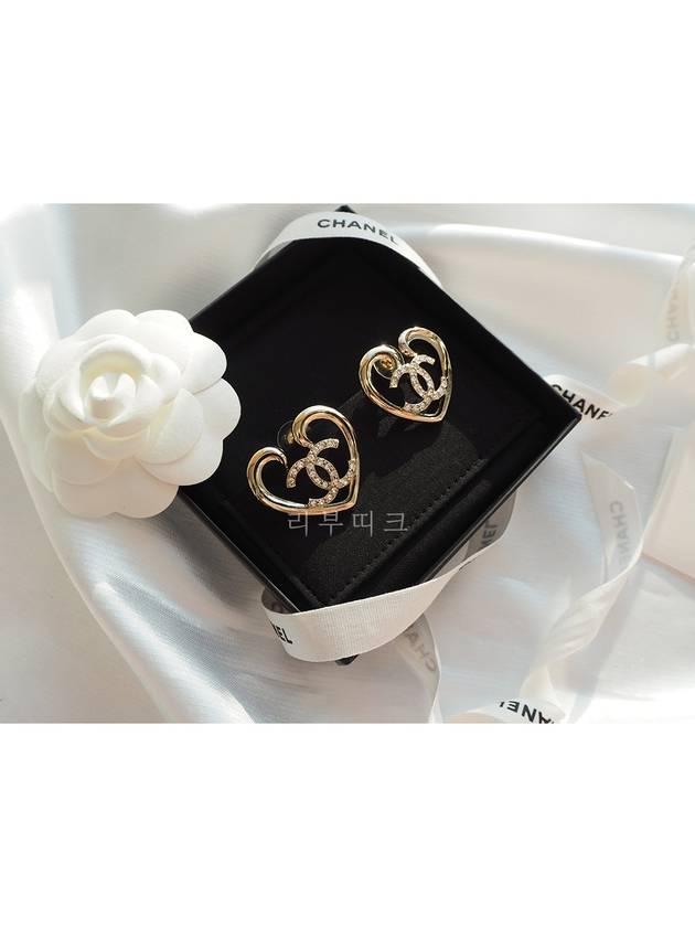 CC Logo Big Heart Crystal Earrings Gold Chanel