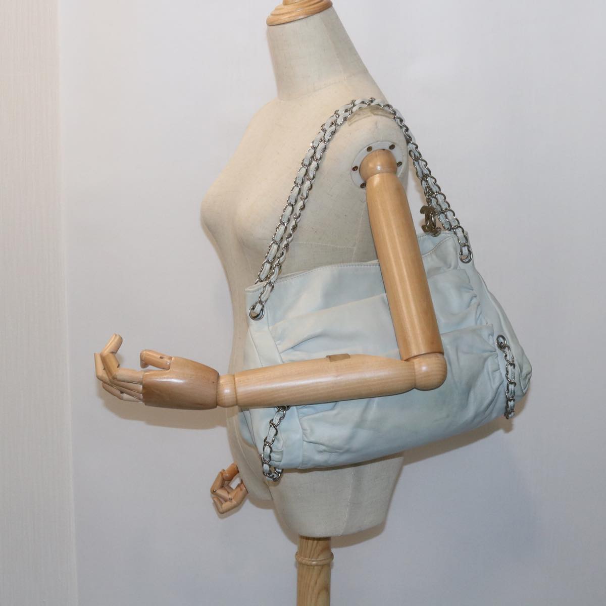 CHANEL Shoulder Bag