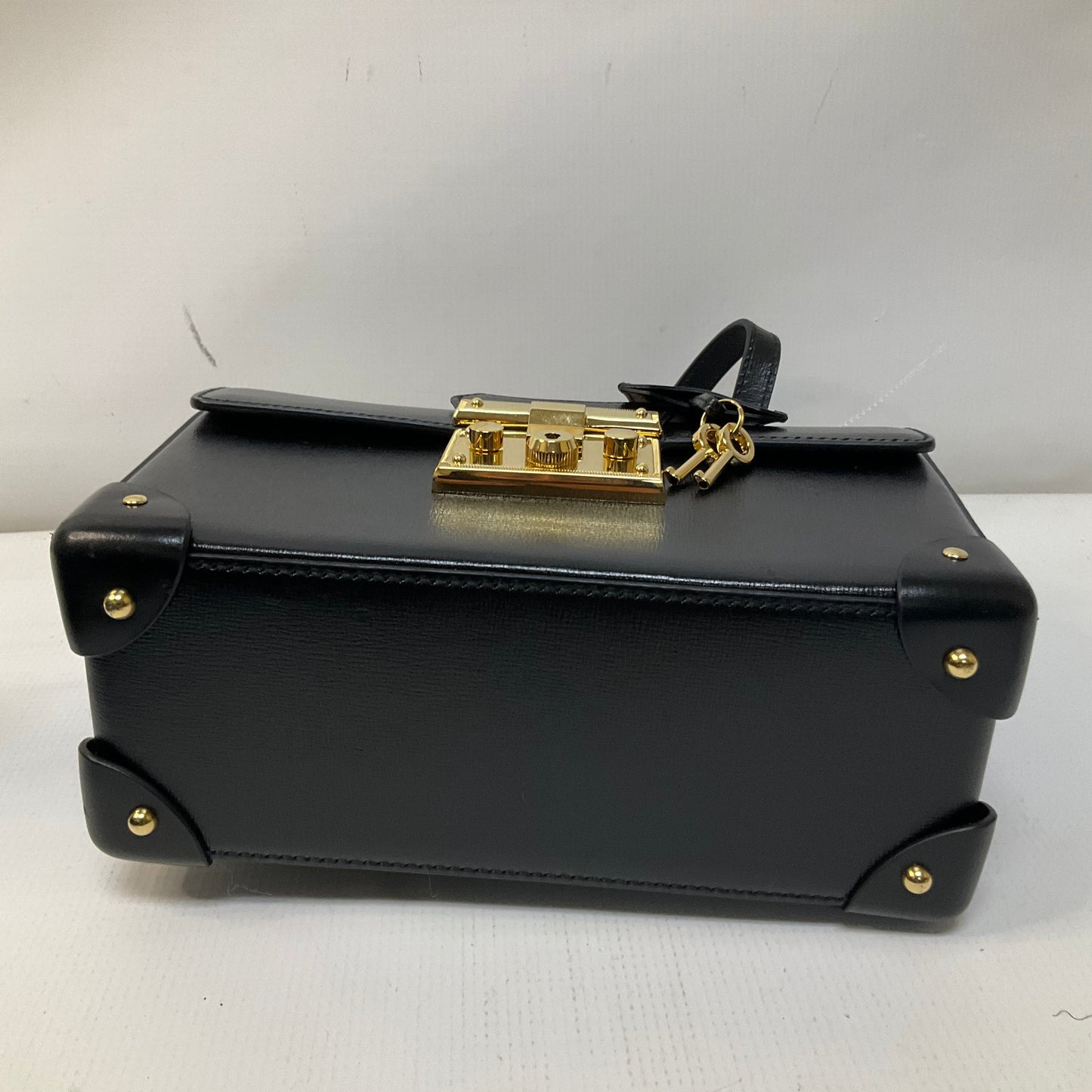 Crossbody Luxury Designer By Gucci, Size: Medium