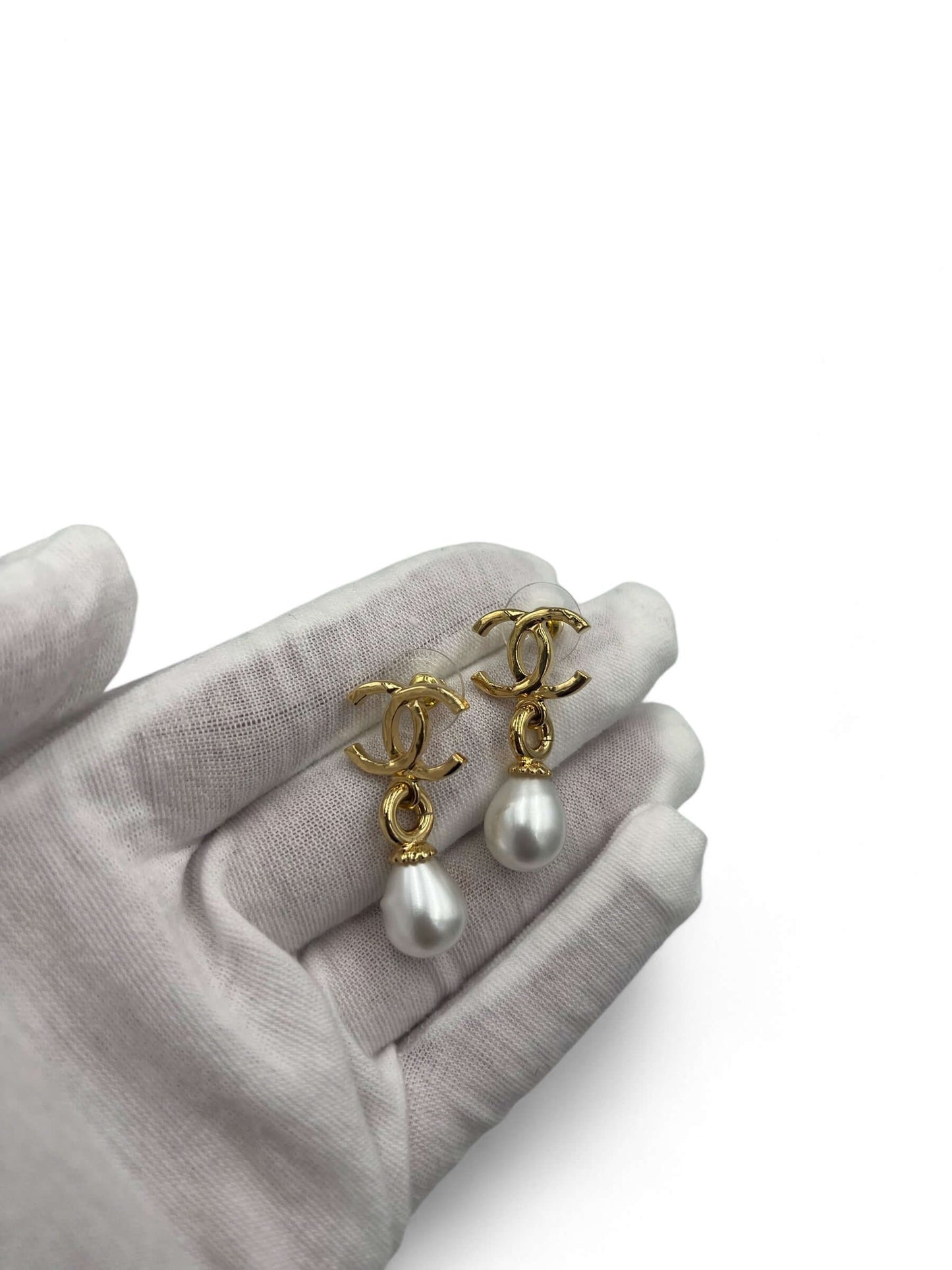 Chanel - Boucles d’oreilles perle
