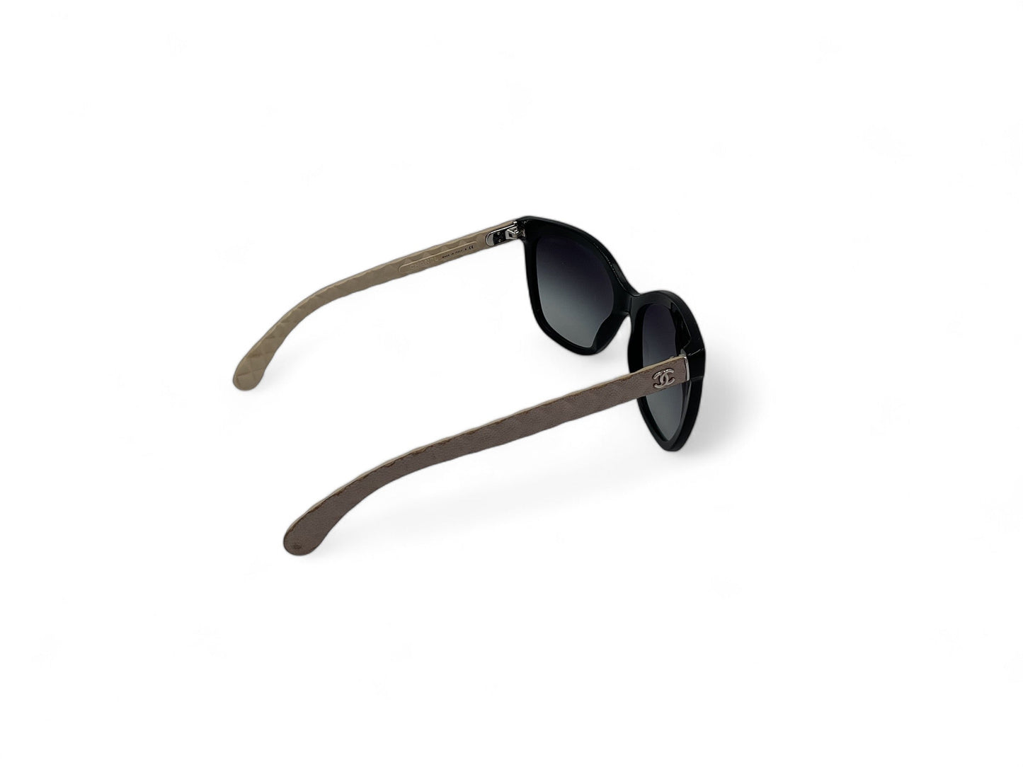 Chanel - Lunettes de soleil matelassées