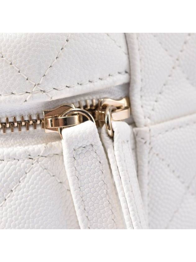 Women 22 Shinsegae Purchase Benetti Cosmetic Top Handle Bag CD5269 Chanel