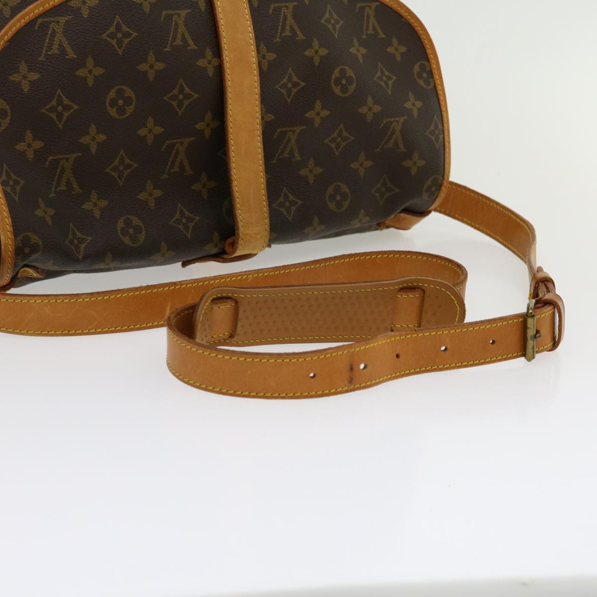 Louis Vuitton Saumur 35 Shoulder Bag