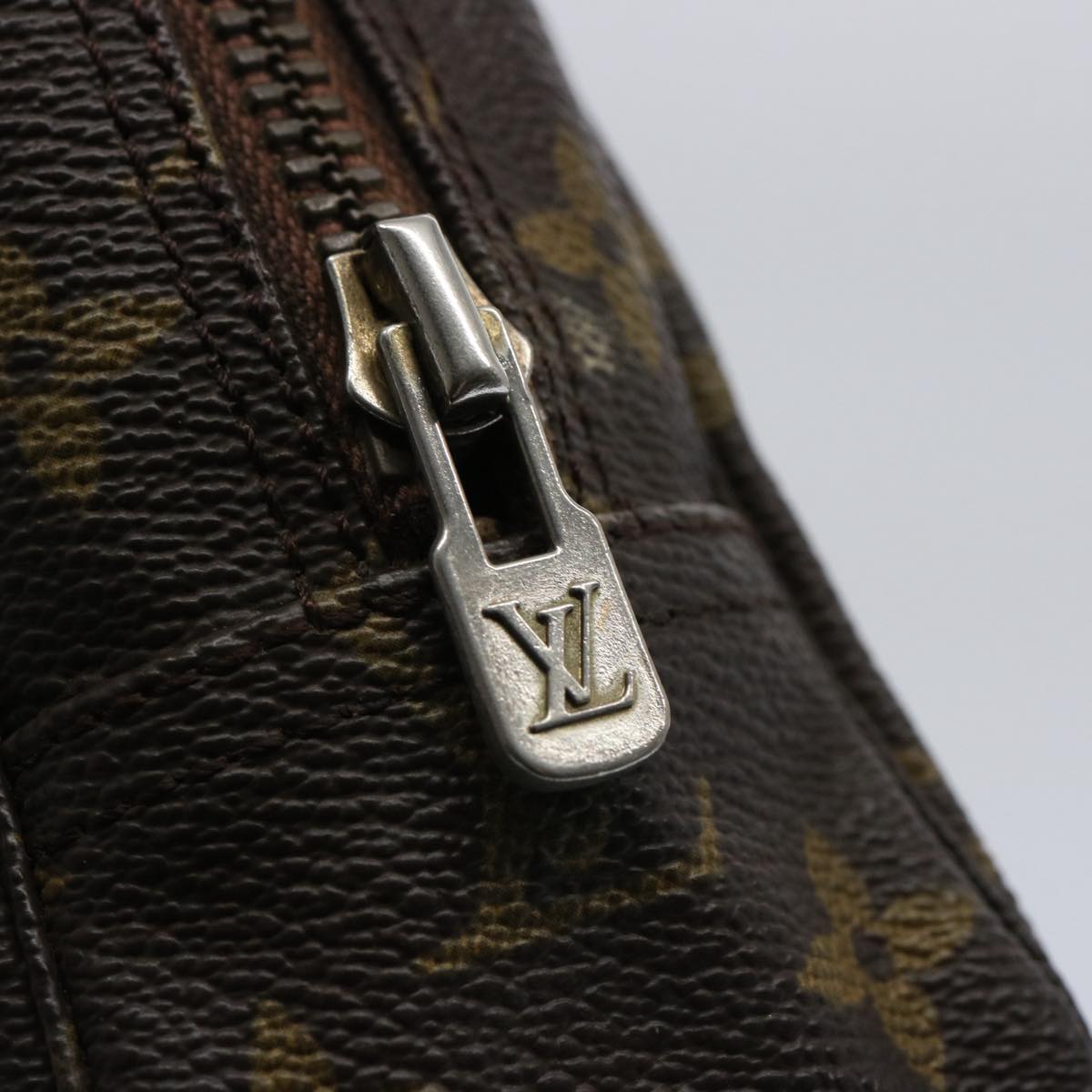 LOUIS VUITTON Trousse de Toilette Clutch Bag