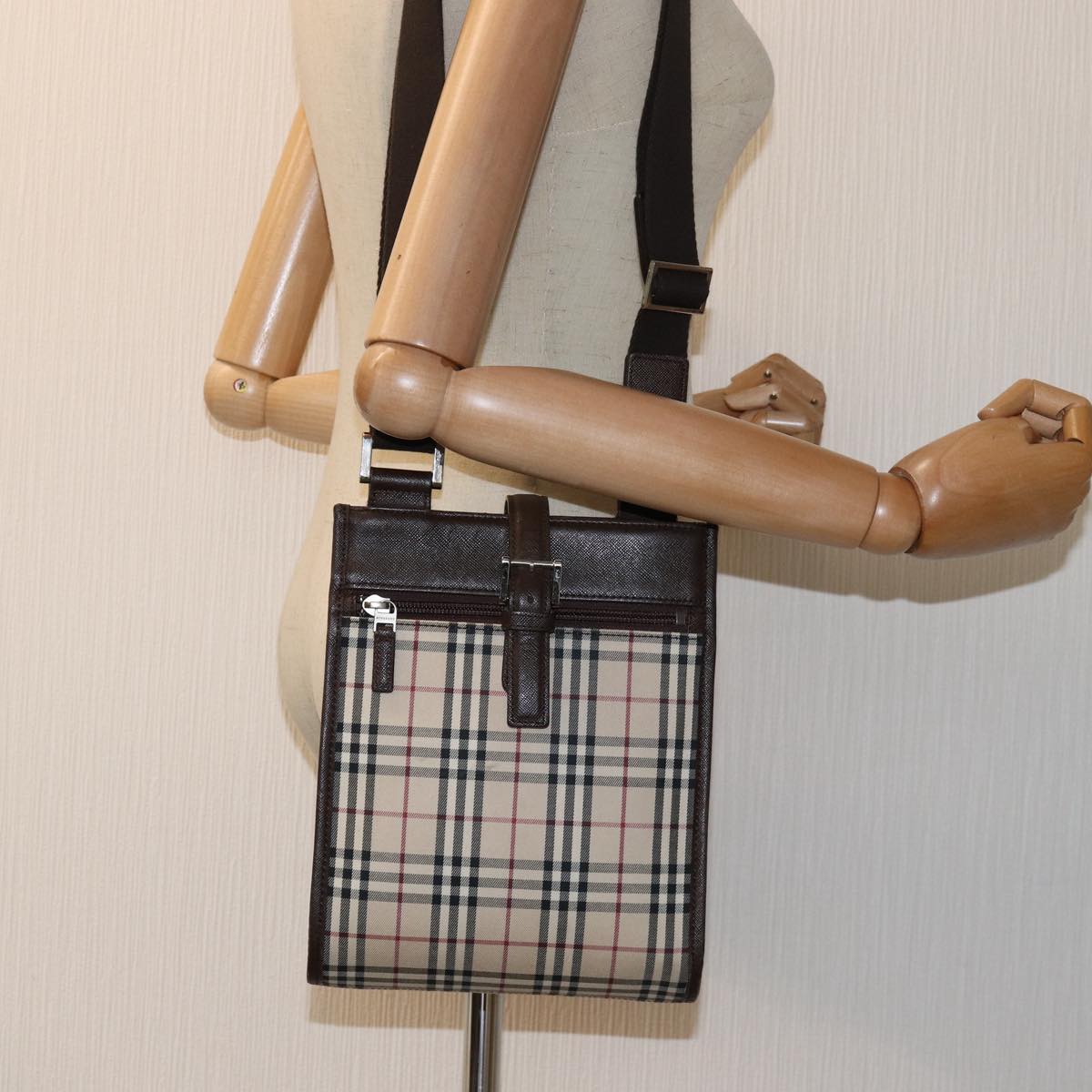 BURBERRY Nova Check Shoulder Bag