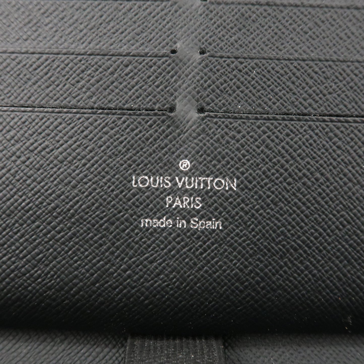 Louis Vuitton Taiga Organizer NM Long Wallet Noir Black M30056