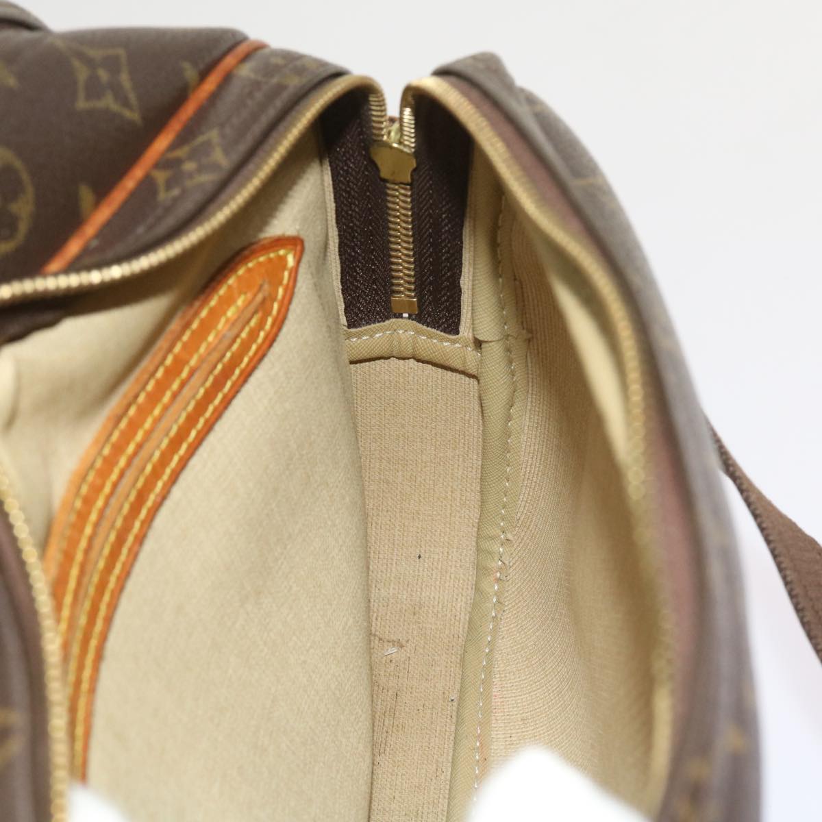 LOUIS VUITTON Reporter Shoulder Bag