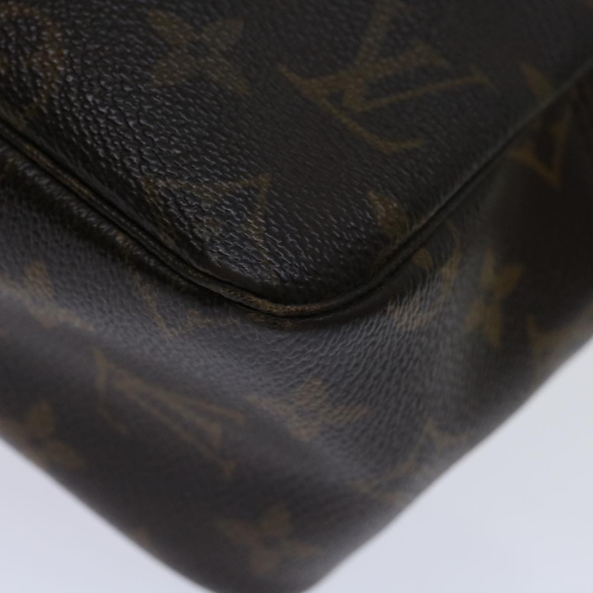 LOUIS VUITTON Trousse de Toilette Clutch Bag