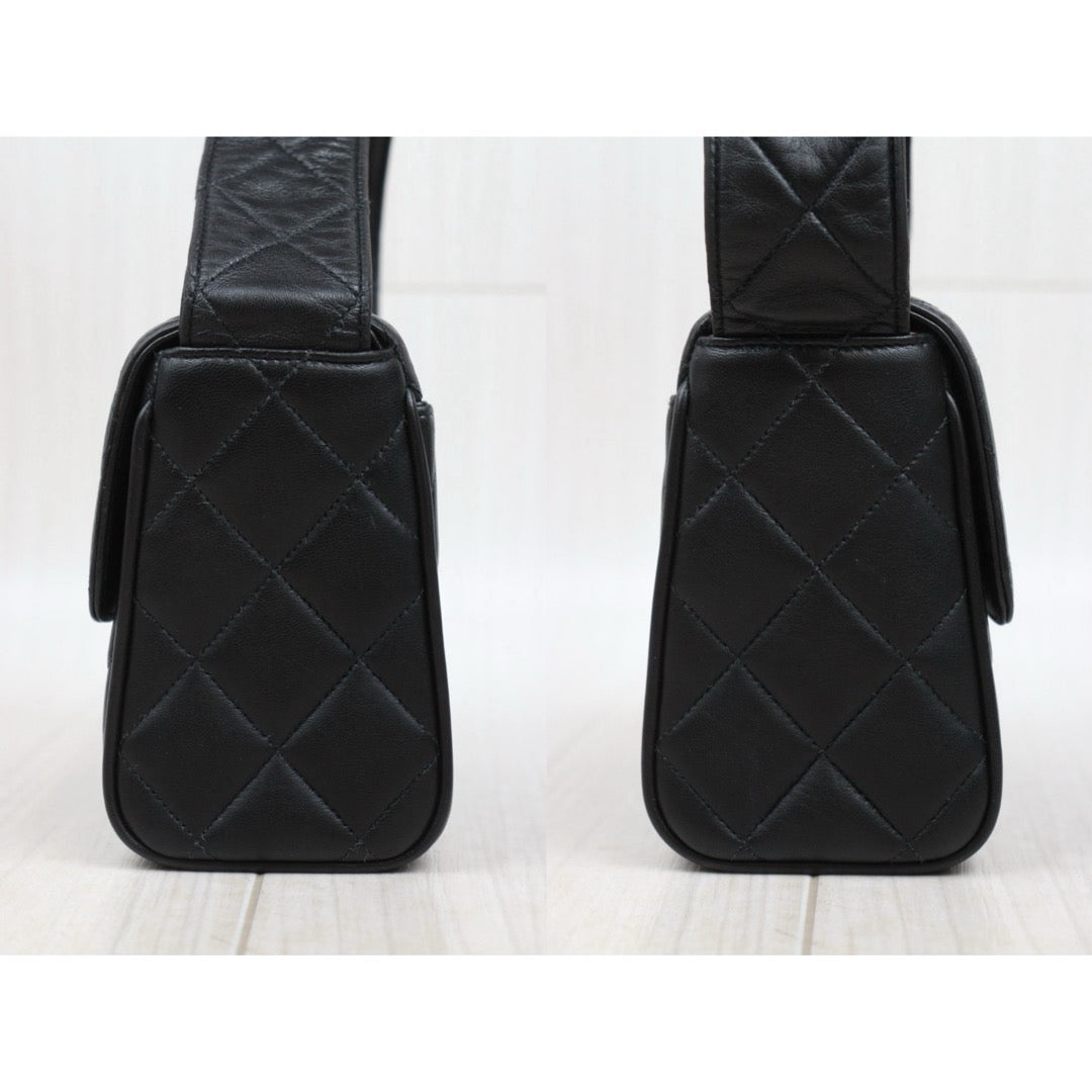 Very Good ( Rank A)｜ CHANEL Matrasse Squared Relievo Shoulder Bag Made in 1991-1994Year｜25051704
