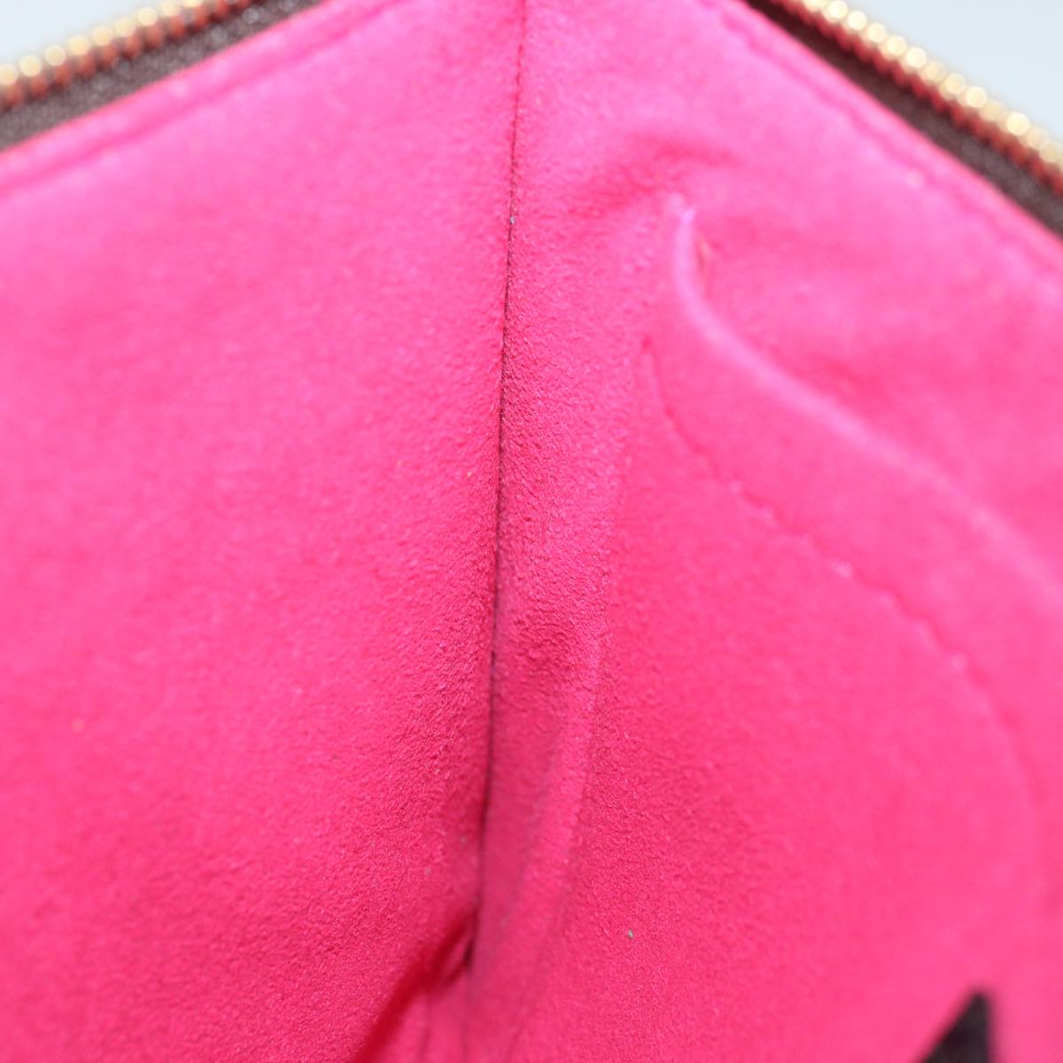 LOUIS VUITTON Neverfull MM Tote