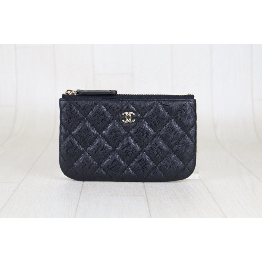 Very Good ( Rank A) ｜CHANEL Caviar Skin  Leather Calf Leather Card Holder Black Made In 2016- 2017 Year｜S25040302