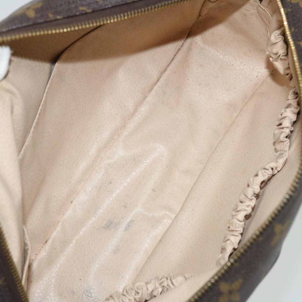 LOUIS VUITTON Trousse Toilette 28 Clutch Bag