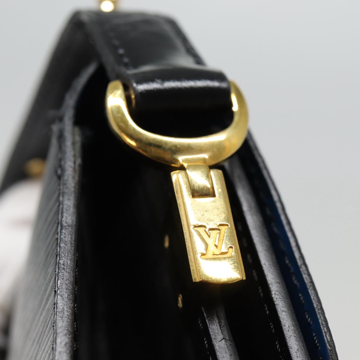 LOUIS VUITTON Osh Shoulder Bag