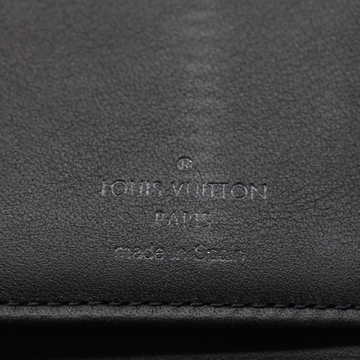 LOUIS VUITTON Zippy Wallet Vertical