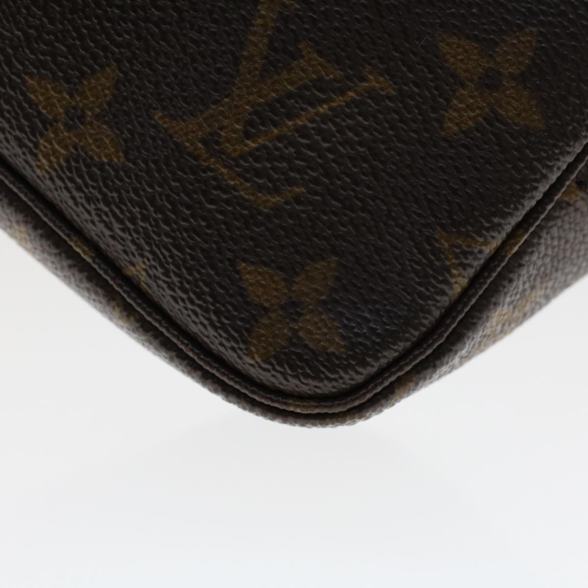 LOUIS VUITTON Truth Toilette 23 Clutch Bag
