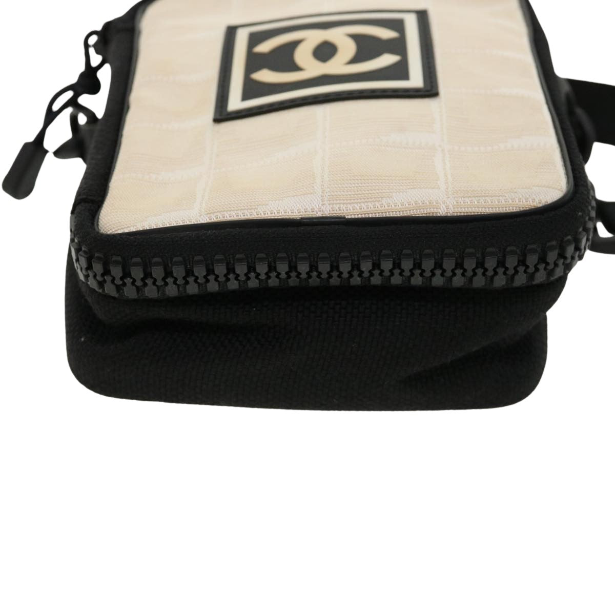 CHANEL Shoulder Bag