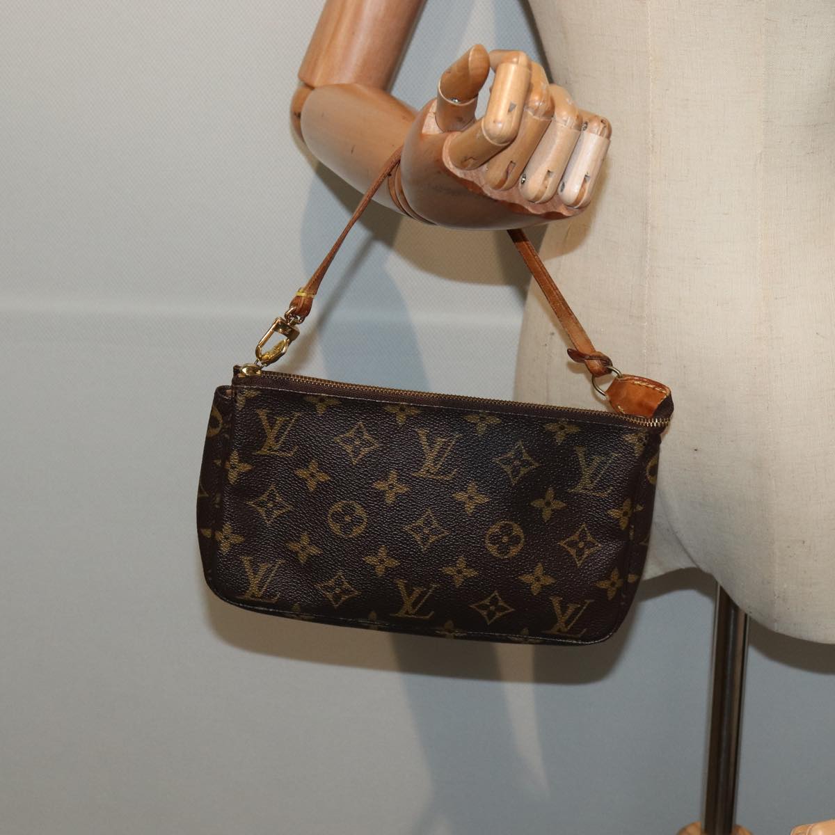 LOUIS VUITTON Pochette Accessoire Clutch Bag