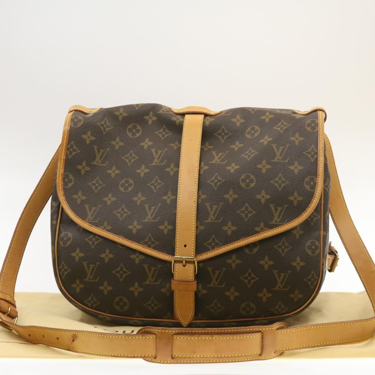 Louis Vuitton Saumur 35 Shoulder Bag