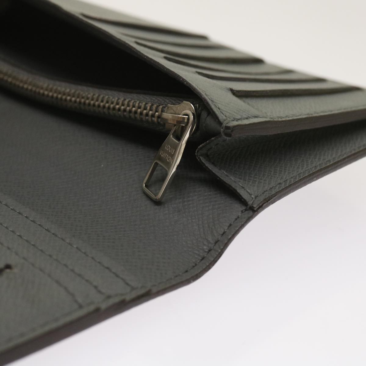 LOUIS VUITTON Portefeuille Brazza Wallet