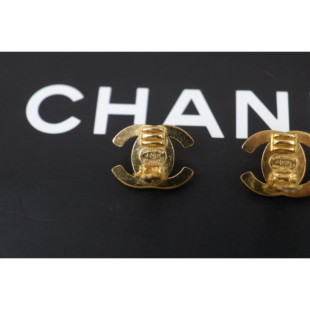 Very Good ( Rank A)｜CHANEL Vintage 18K Gold Plating Earrings  Made In 1996 Year ｜25032708