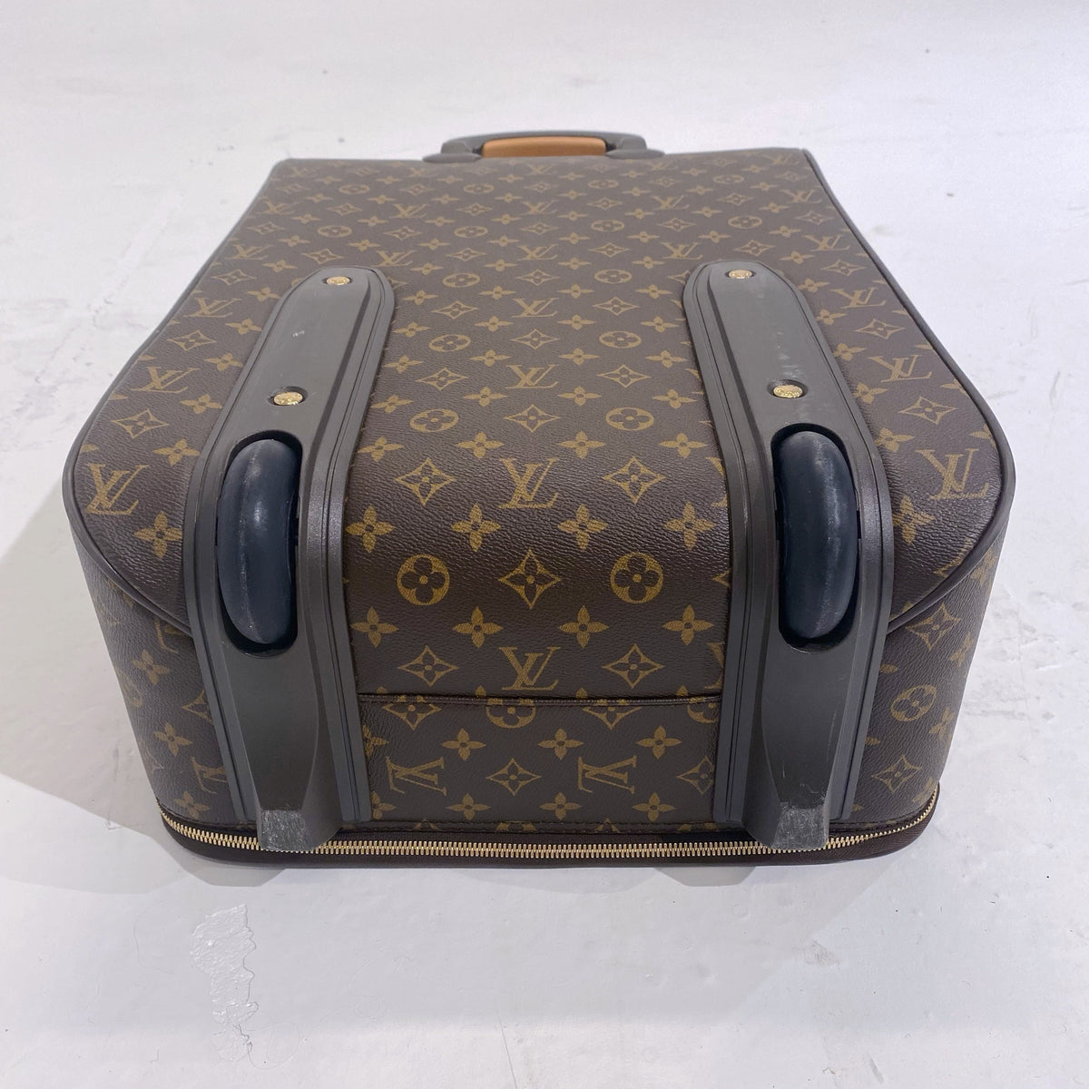 Louis Vuitton pegase 55 carry on