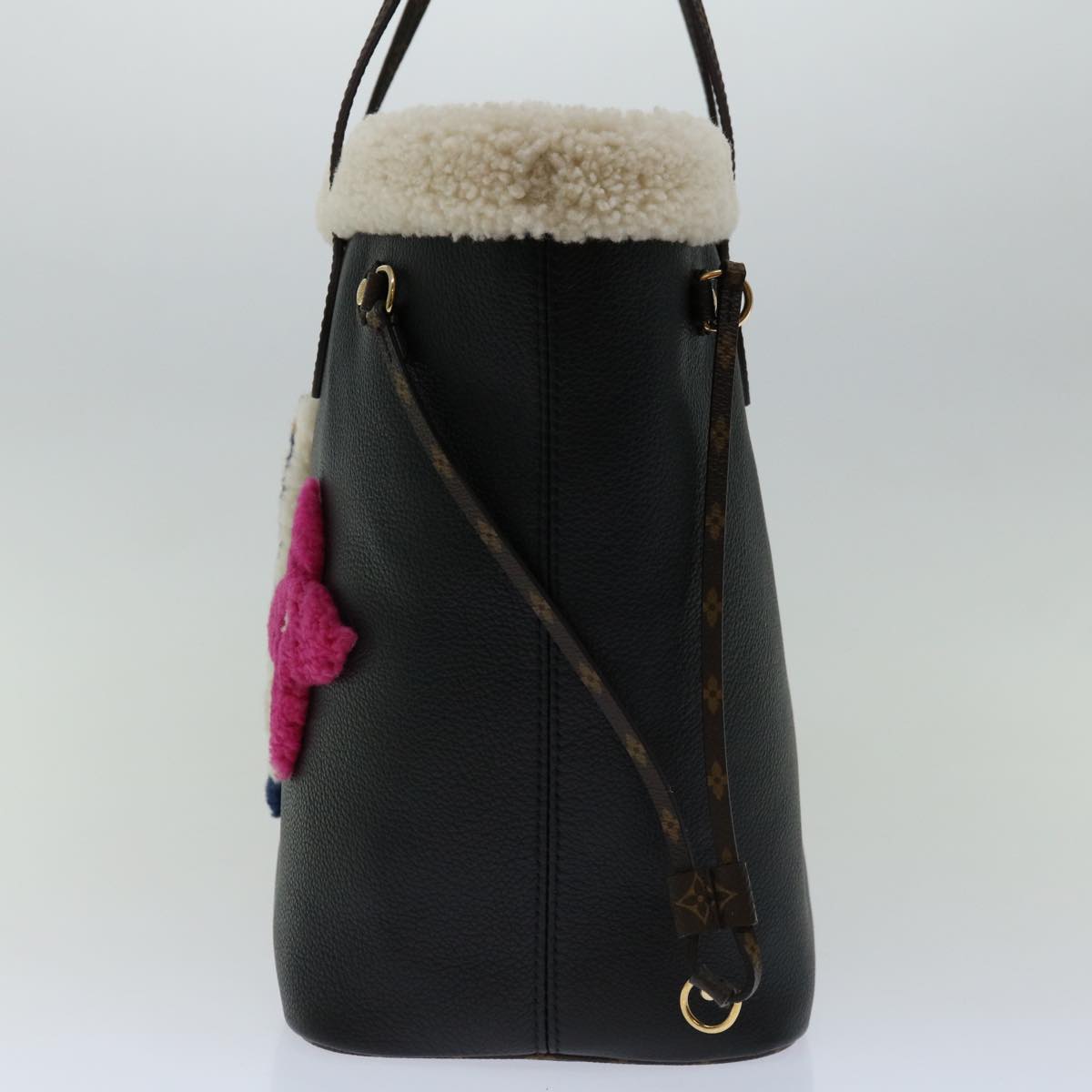 LOUIS VUITTON Neverfull MM Tote