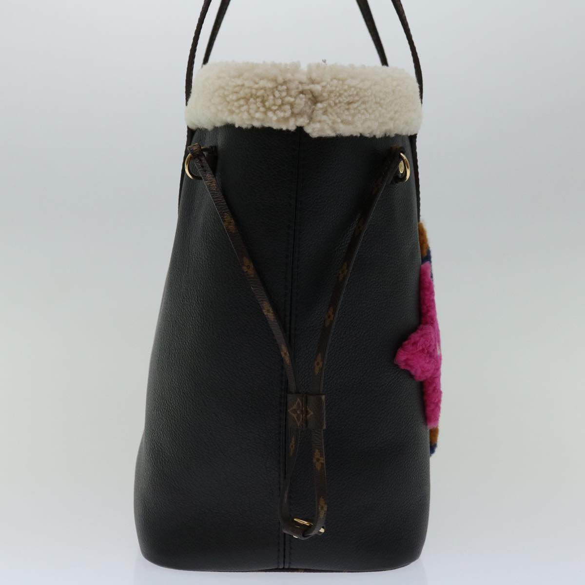 LOUIS VUITTON Neverfull MM Tote