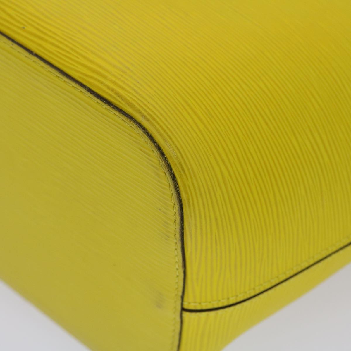 LOUIS VUITTON Neverfull MM Tote