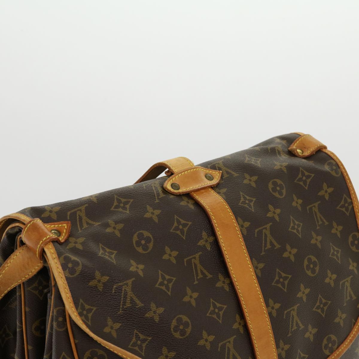 Louis Vuitton Saumur 35 Shoulder Bag