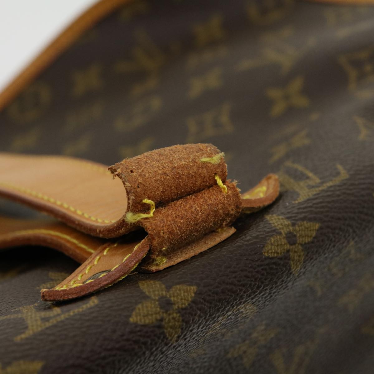 Louis Vuitton Saumur 35 Shoulder Bag
